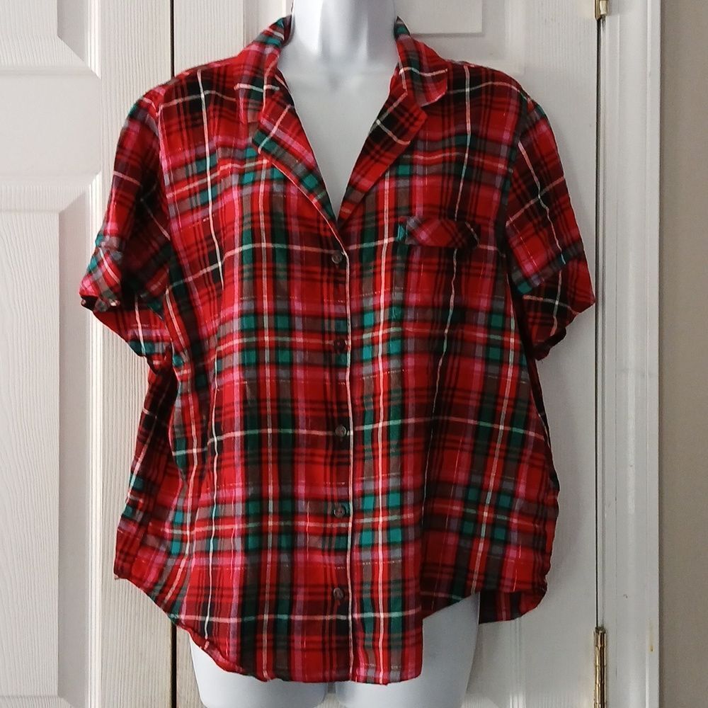 Victoria's Secret  plaid red christmas  holiday pj button down top Sz M NWOT